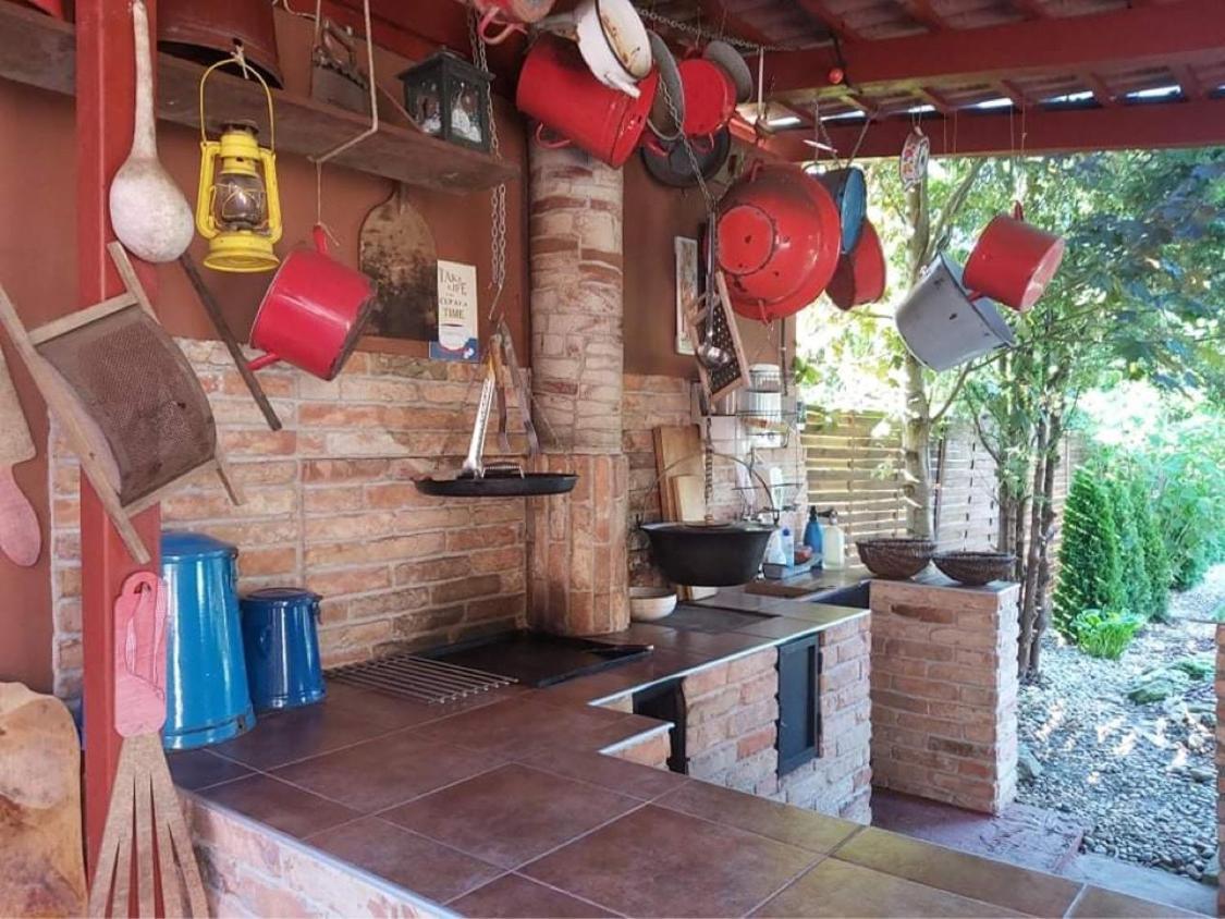 Nyirjes Vendégház Balassagyarmat Exterior foto