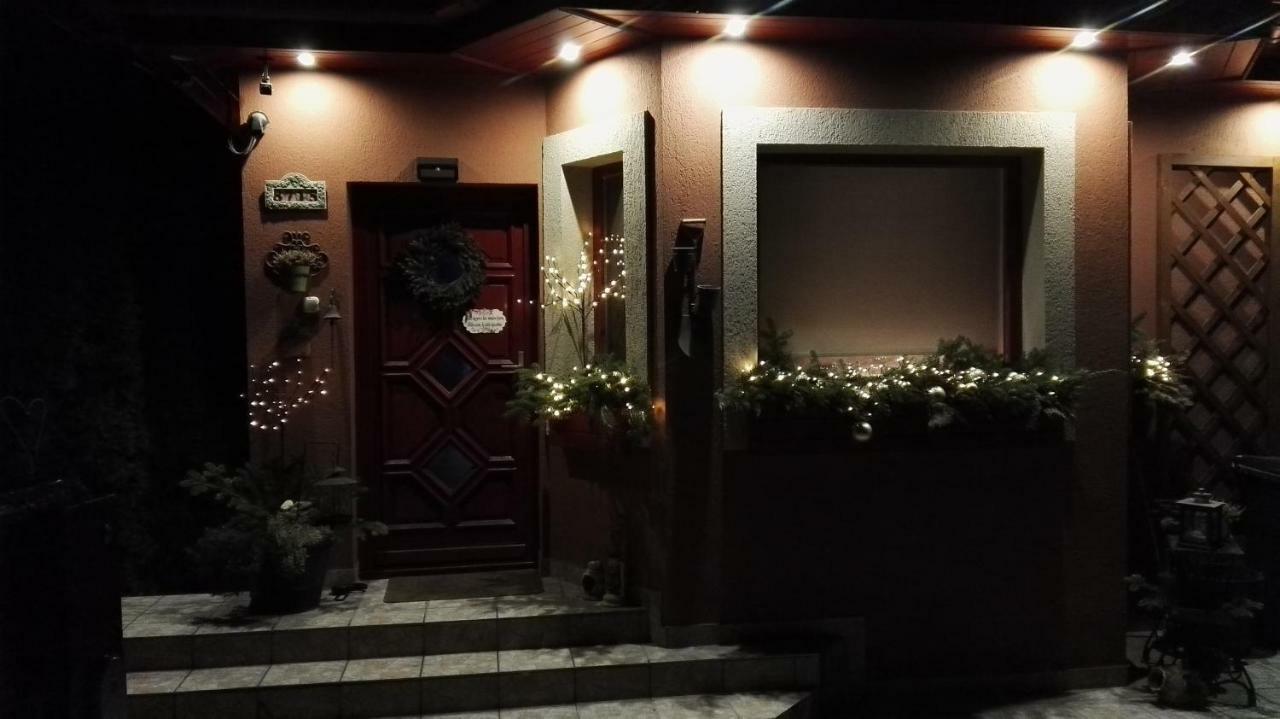 Nyirjes Vendégház Balassagyarmat Exterior foto
